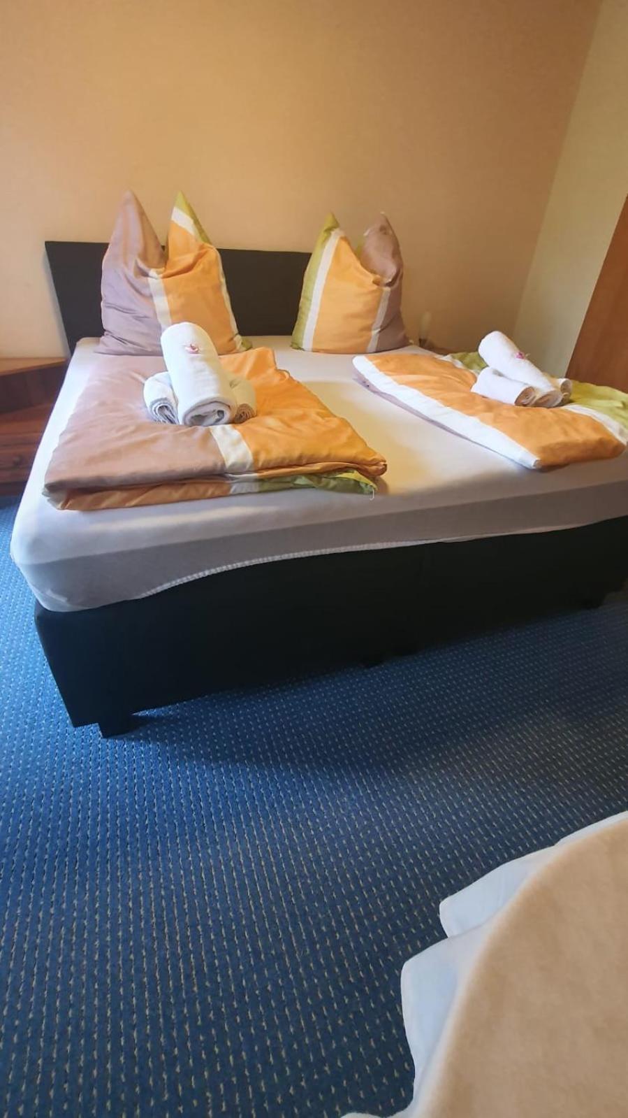 Motel Zur Festwiese Gierstädt Esterno foto