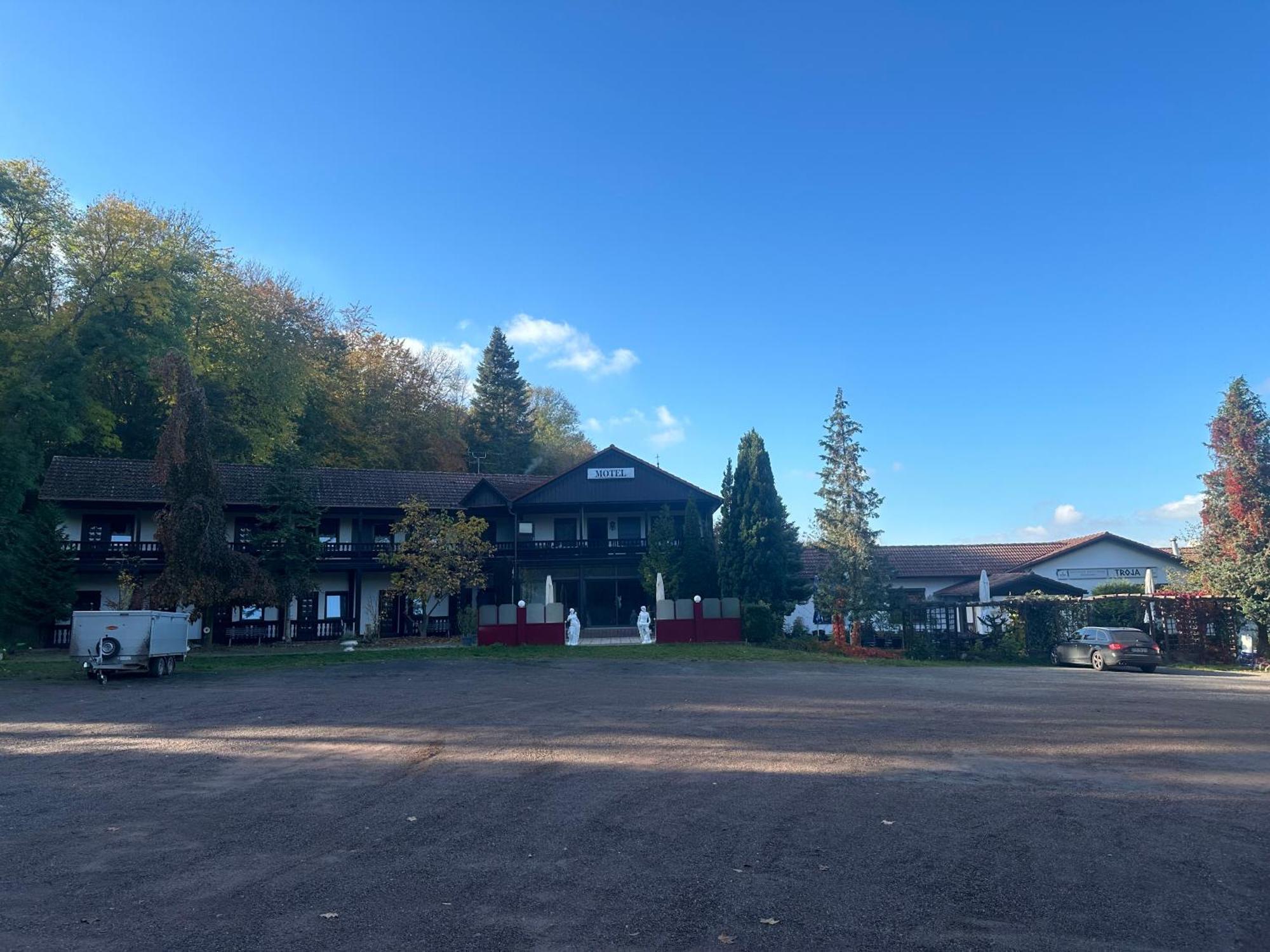 Motel Zur Festwiese Gierstädt Esterno foto