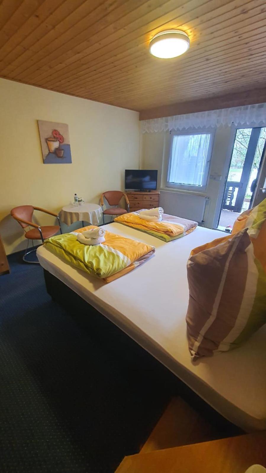 Motel Zur Festwiese Gierstädt Esterno foto