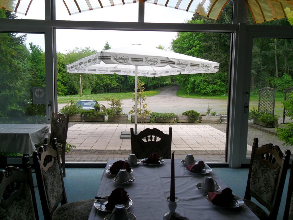 Motel Zur Festwiese Gierstädt Esterno foto