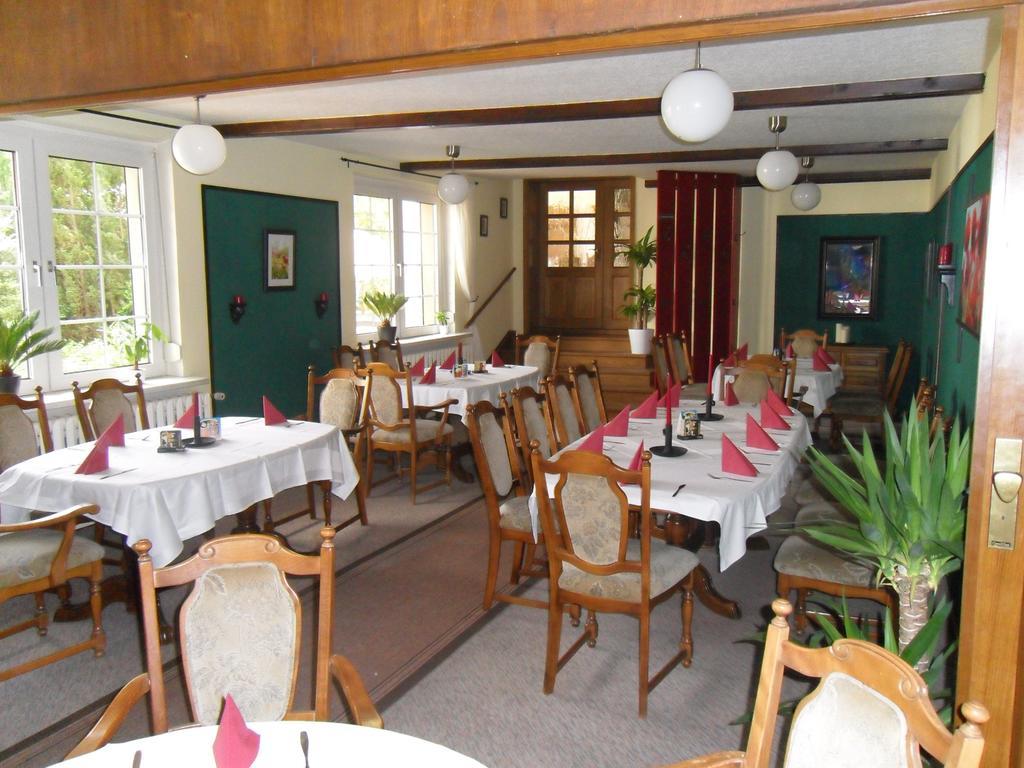 Motel Zur Festwiese Gierstädt Esterno foto