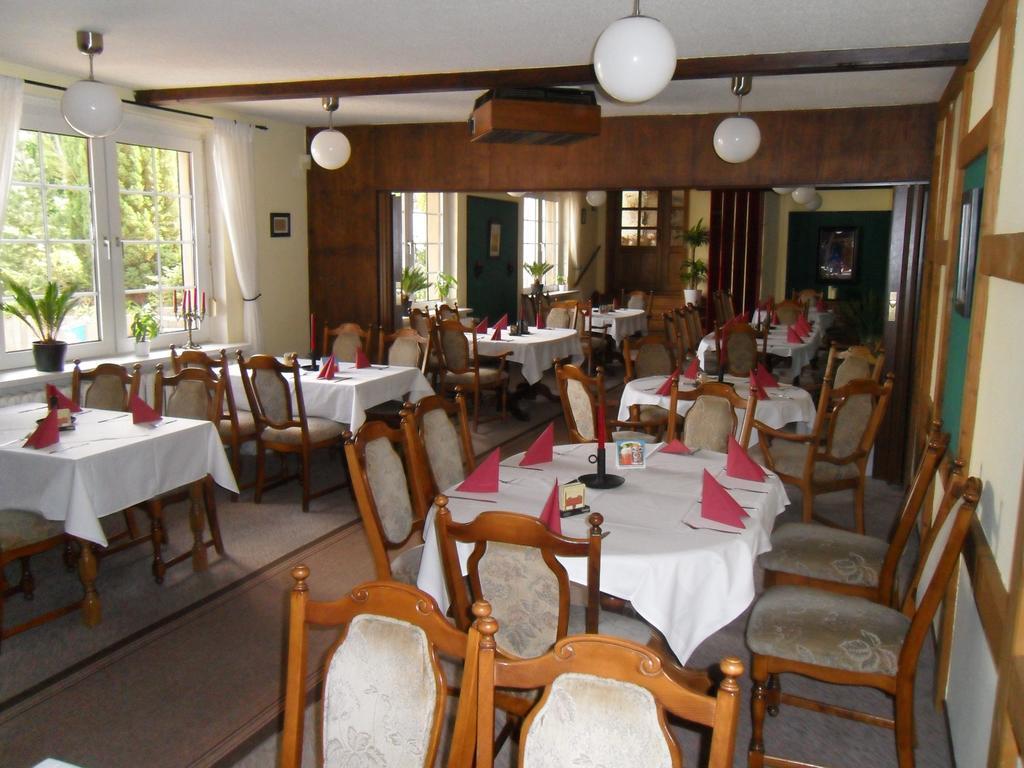 Motel Zur Festwiese Gierstädt Esterno foto