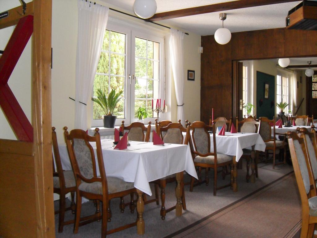 Motel Zur Festwiese Gierstädt Esterno foto