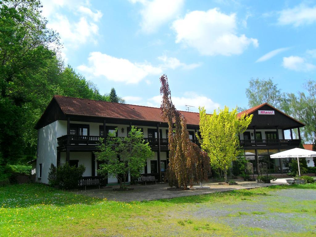 Motel Zur Festwiese Gierstädt Esterno foto