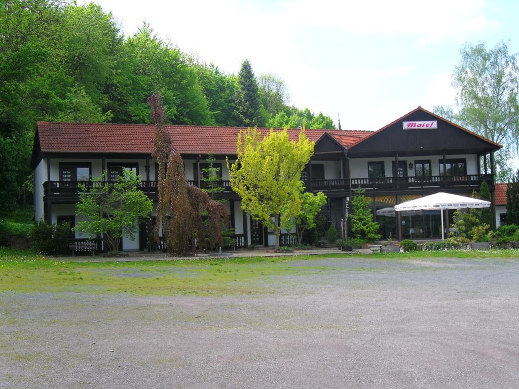 Motel Zur Festwiese Gierstädt Esterno foto