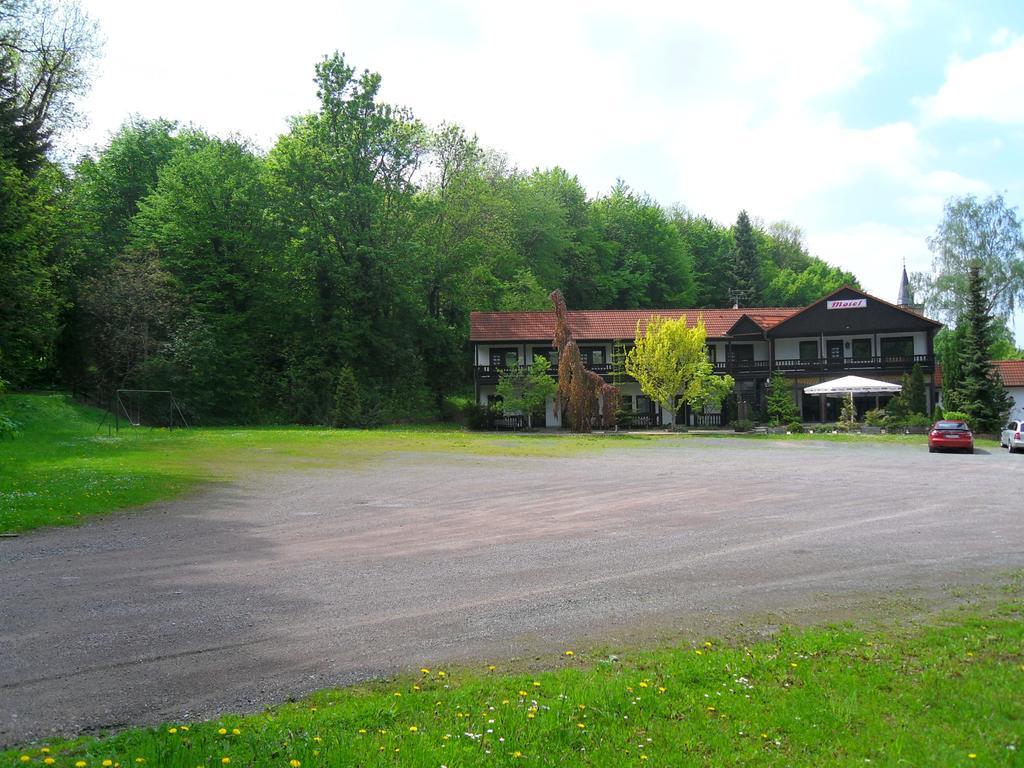 Motel Zur Festwiese Gierstädt Esterno foto